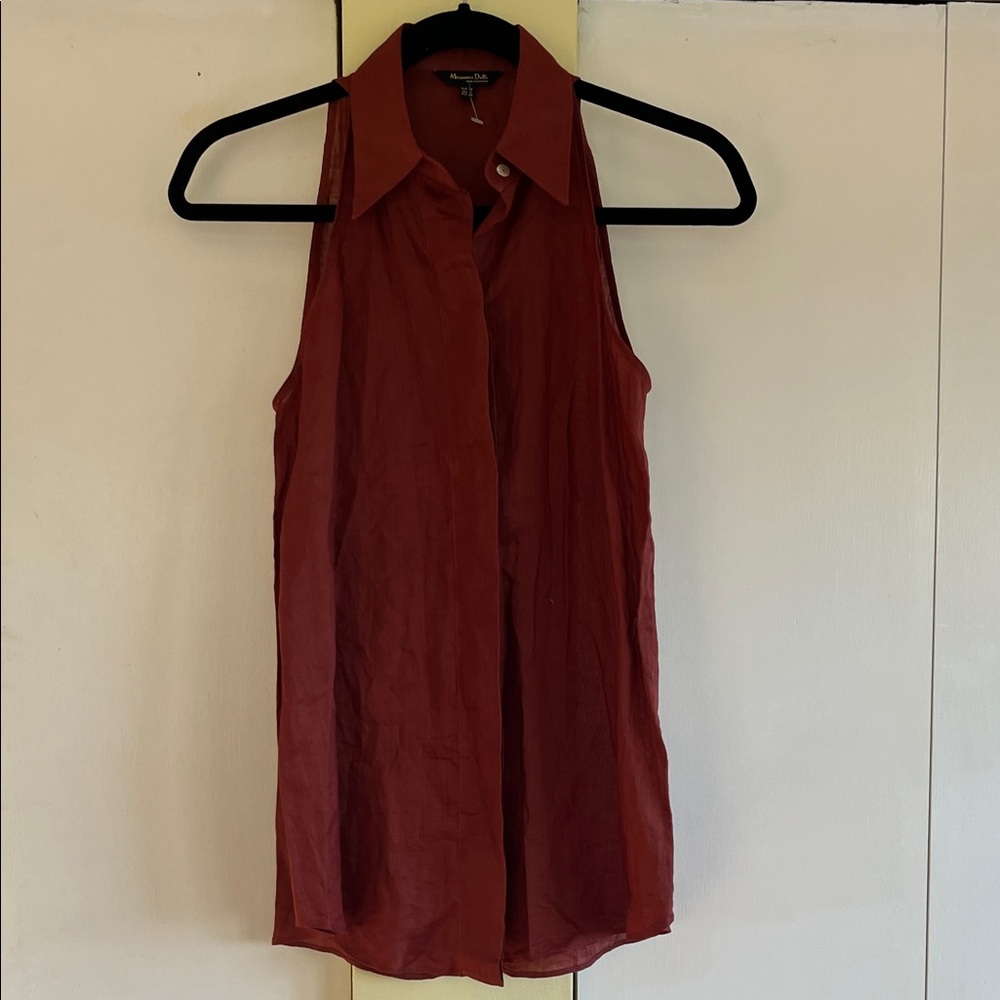 Sleeveless Button-Front Collared Camisole in Deep Burgundy